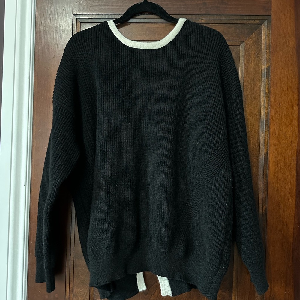 Black and White Bow Back Maternity Sweater